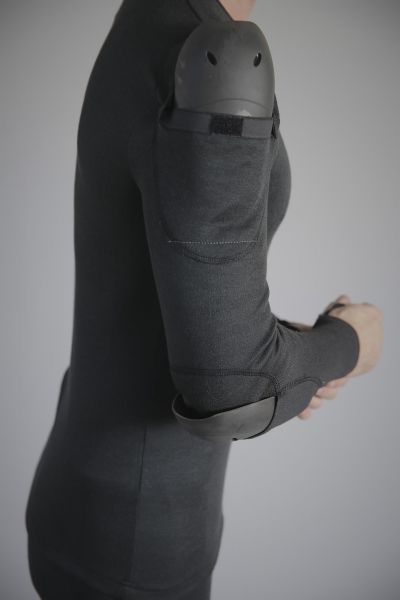 Touring LongSleeve Black-Edition Profilansicht